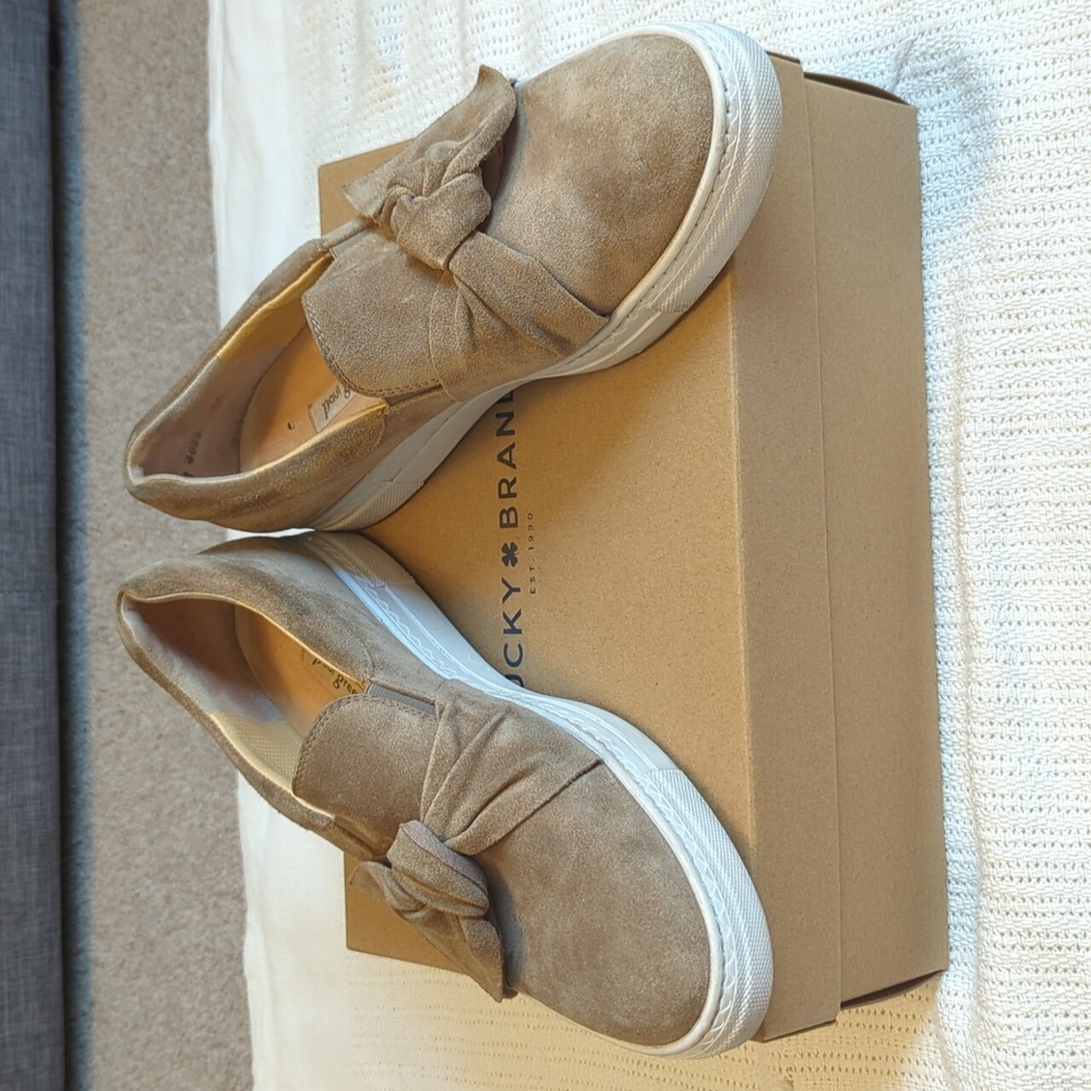 Paul Green light brown/gray suede slip-on sneakers gently used Sz 6